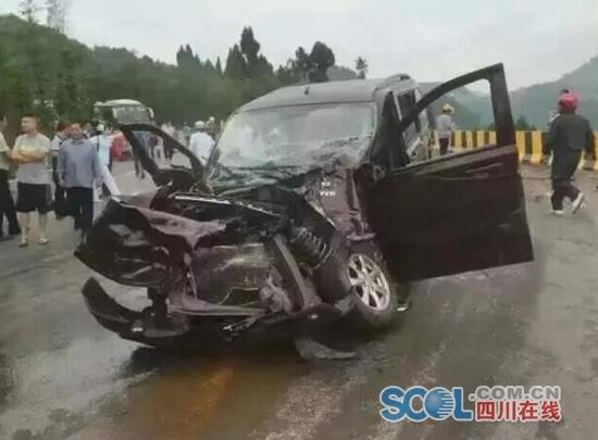 車輛失控沖進(jìn)學(xué)校引發(fā)火災(zāi)，造成一死八傷重大事故